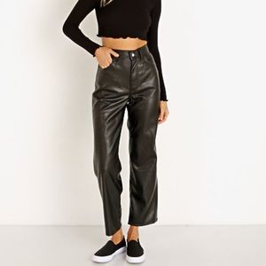 Levi’s Faux Leather Ribcage Straight Jeans in Black Size 28